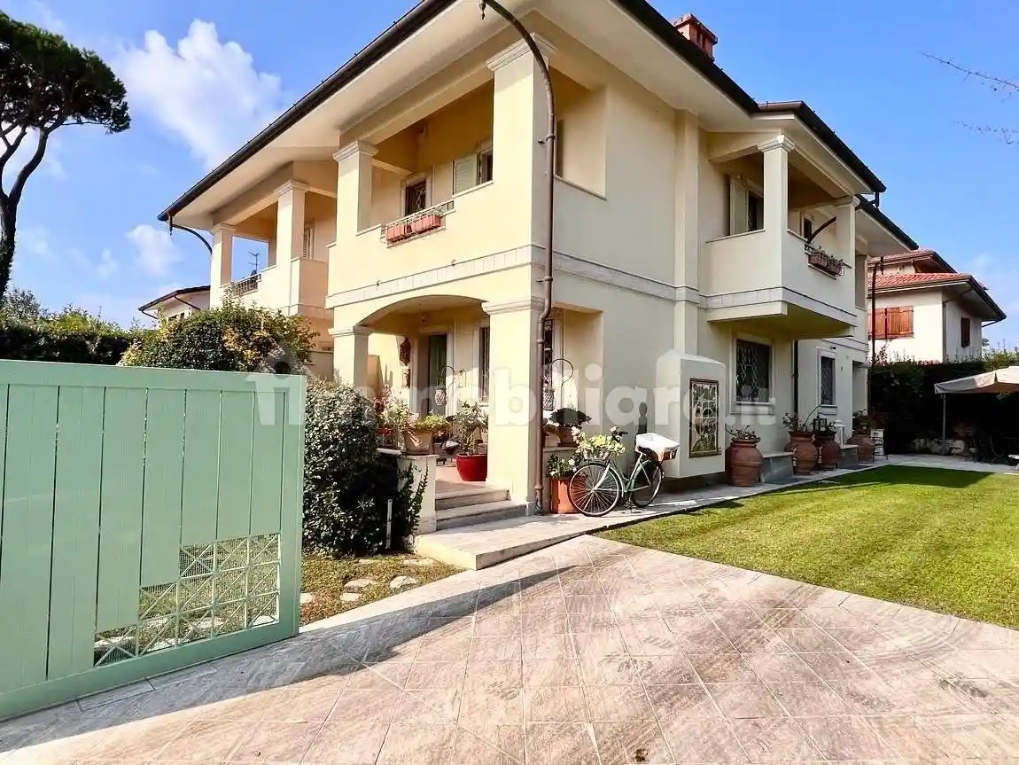 Villa in vendita a Forte dei Marmi