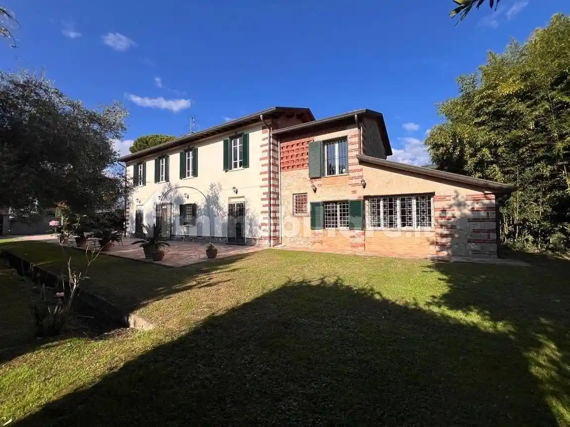 Rustico - Casale in vendita a Pietrasanta