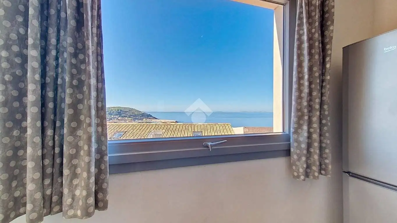 Trilocale via Nazionale 6, Centro, Castelsardo - foto 2