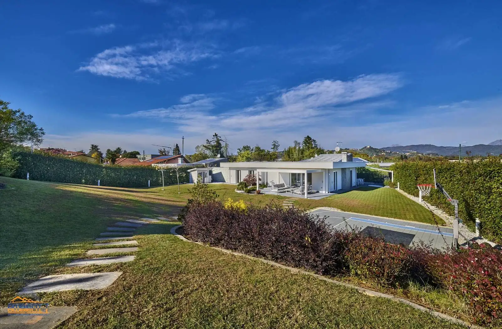 Villa in vendita a Lomagna