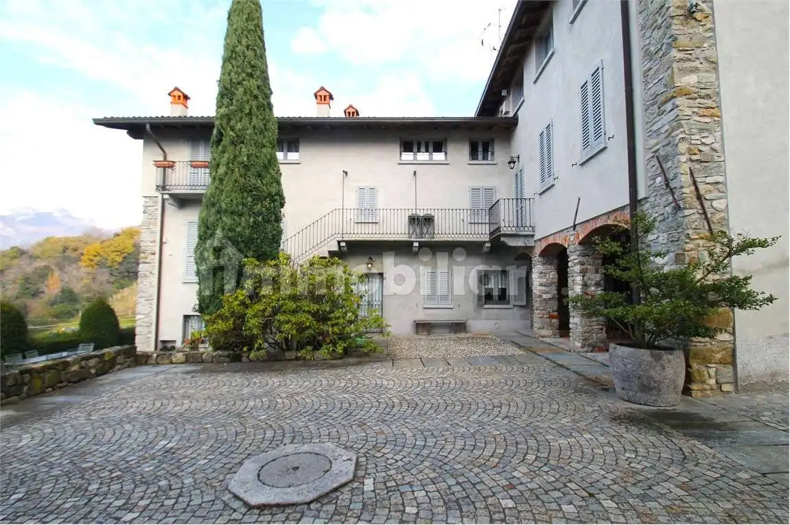 Villa in vendita a Galbiate