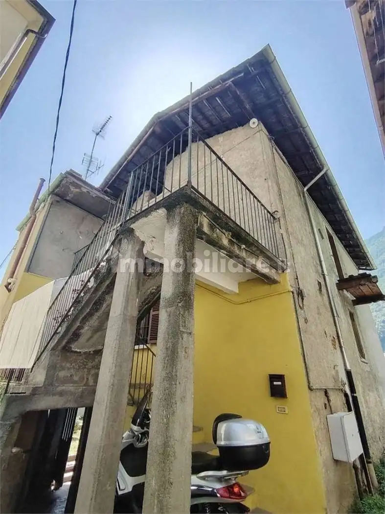 Casa indipendente in vendita a Issogne