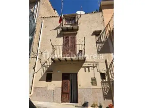 Appartamento in asta a Sciara