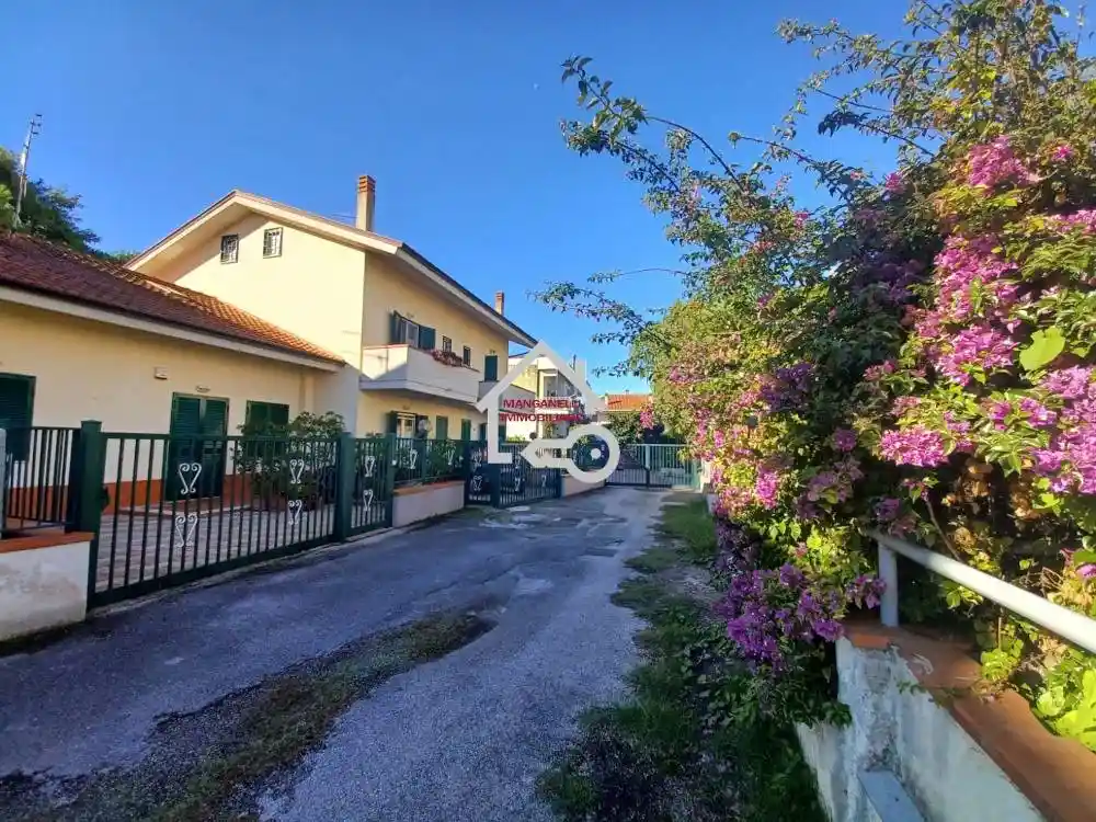 Villa bifamiliare via Giuseppe Ungaretti 42, Licinella Torre Di Paestum, Capaccio Paestum - foto 2