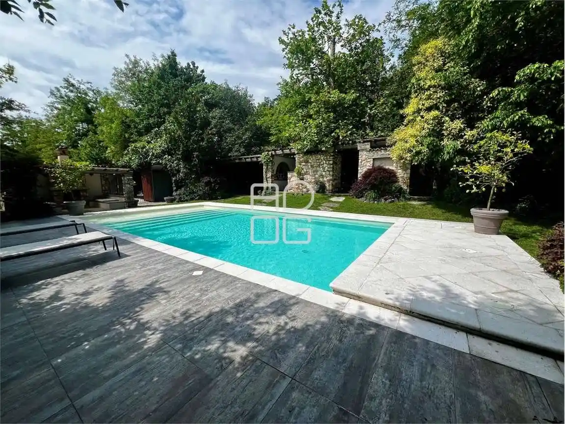 Villa unifamiliare, ottimo stato, 290 m², Entroterra, Desenzano del Garda - foto 2