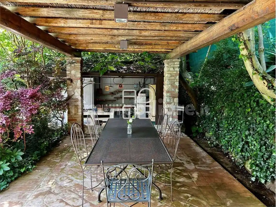 Villa unifamiliare, ottimo stato, 290 m², Entroterra, Desenzano del Garda - foto 5