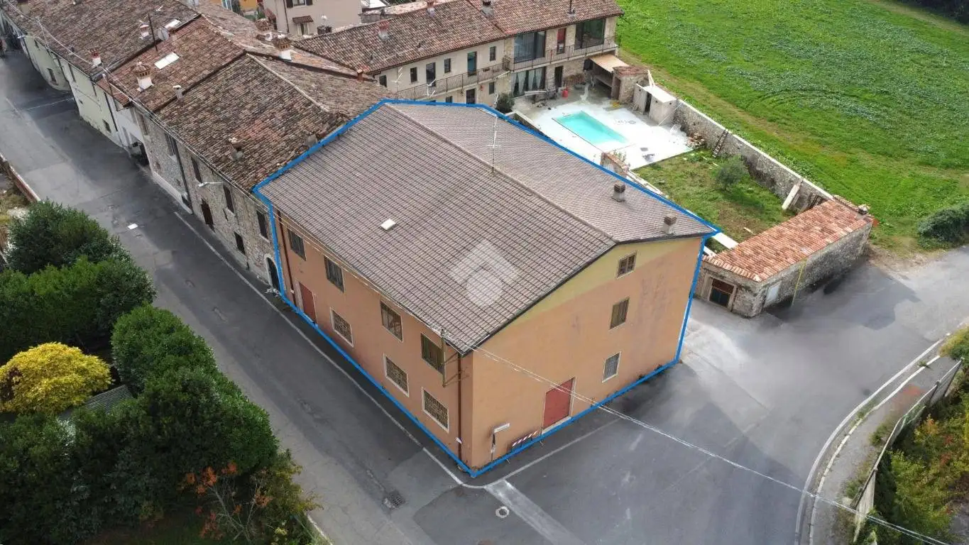 Casa indipendente in vendita a Nave