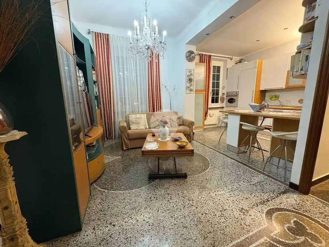 Appartamento in vendita a Genova