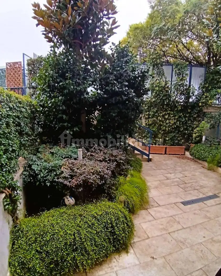 Appartamento in affitto a Napoli