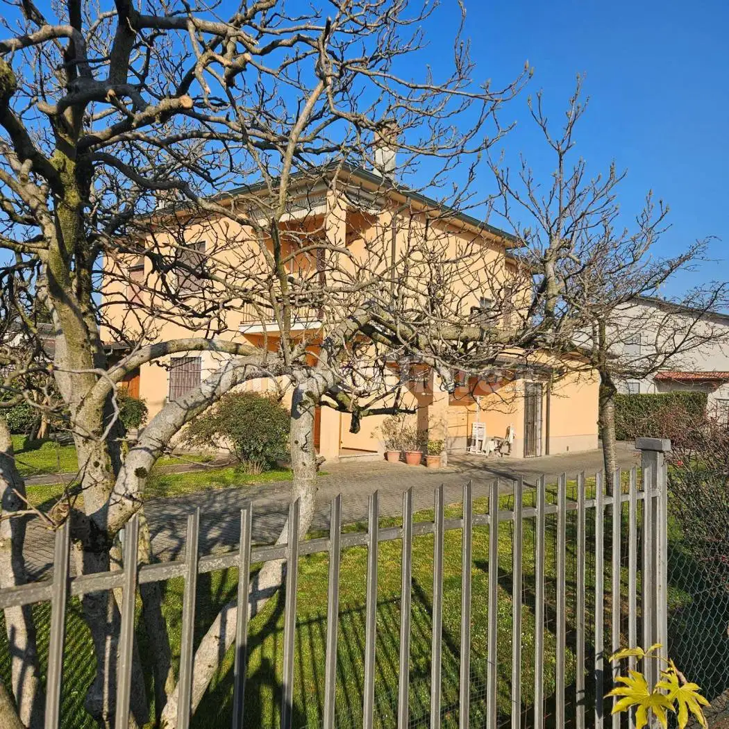 Villa in vendita a Capralba