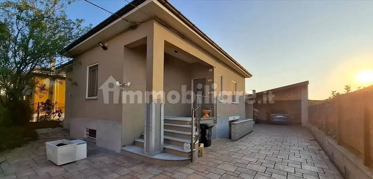 Casa indipendente in vendita a Piacenza