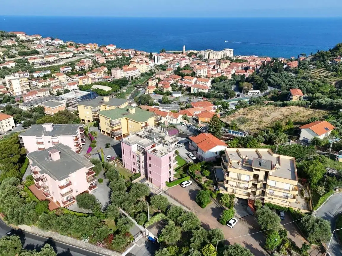 Appartamento in vendita a Costarainera