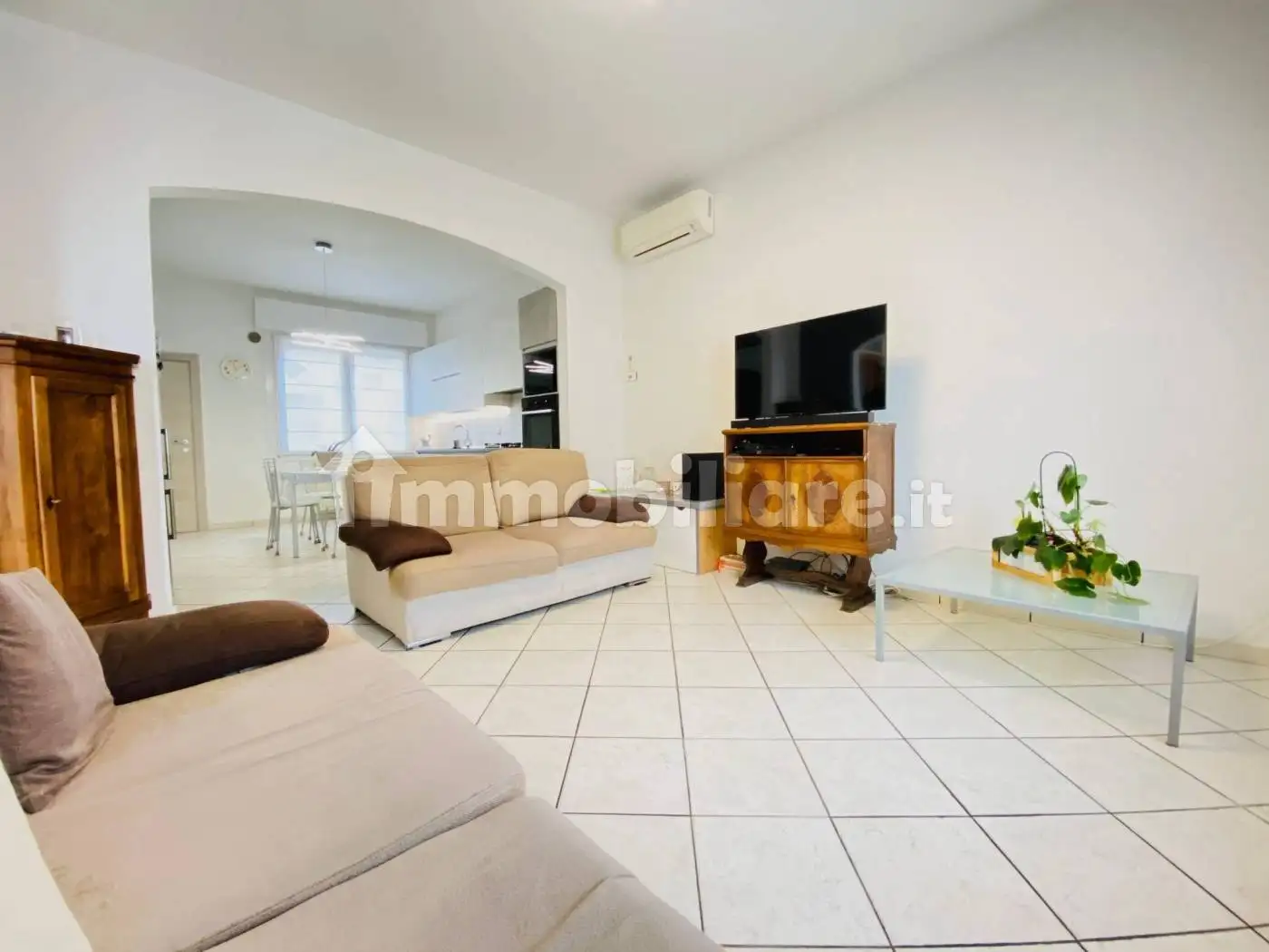 Villa bifamiliare via Giuseppe Garibaldi, Centro, Bovolone - foto 2