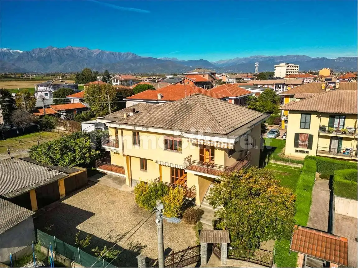 Villa in vendita a Cavour
