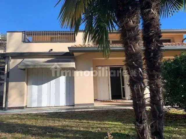 Villa in affitto a Varese