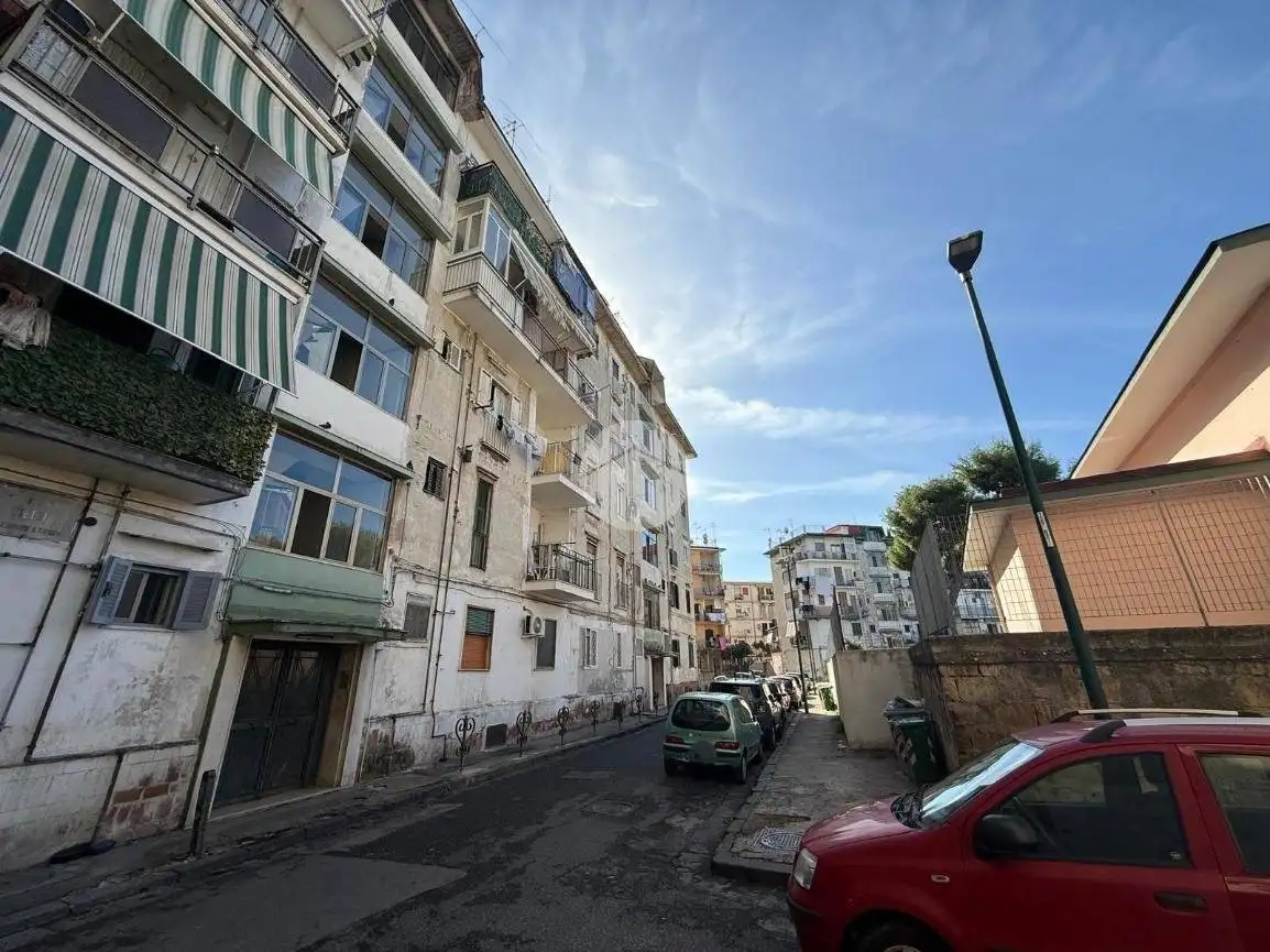 Appartamento in vendita a Napoli