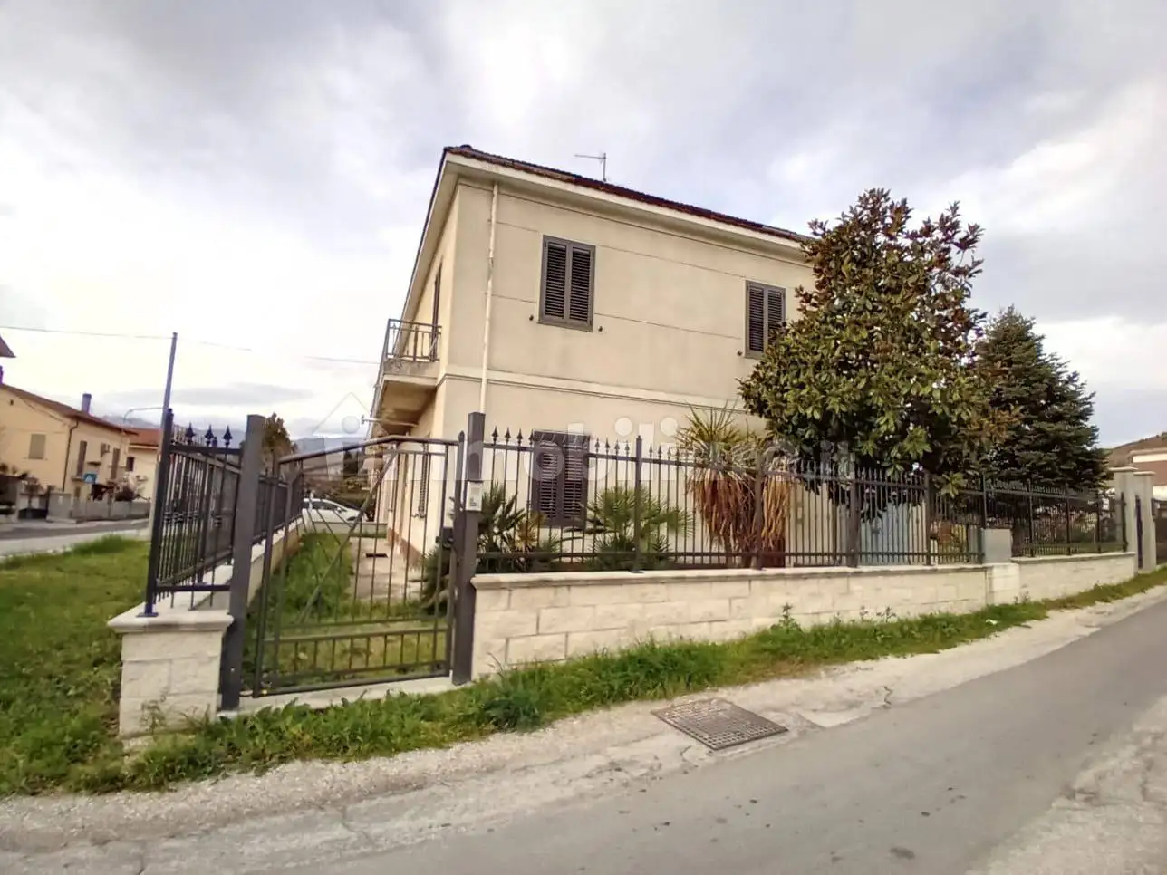 Appartamento via Gabriele D'Annunzio, Alanno - foto 2