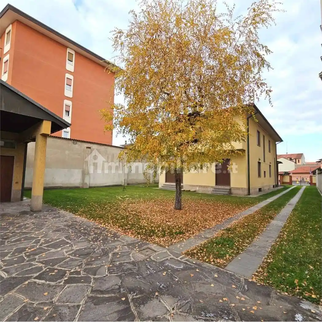 Villa in vendita a Abbiategrasso