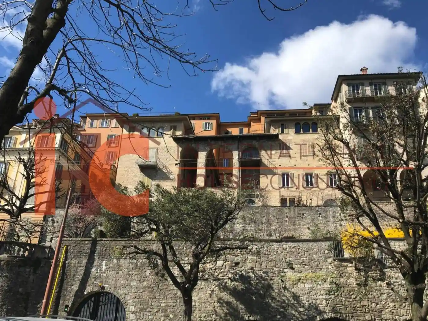 Quadrilocale via San Giacomo 6, Città Alta, Bergamo - foto 2
