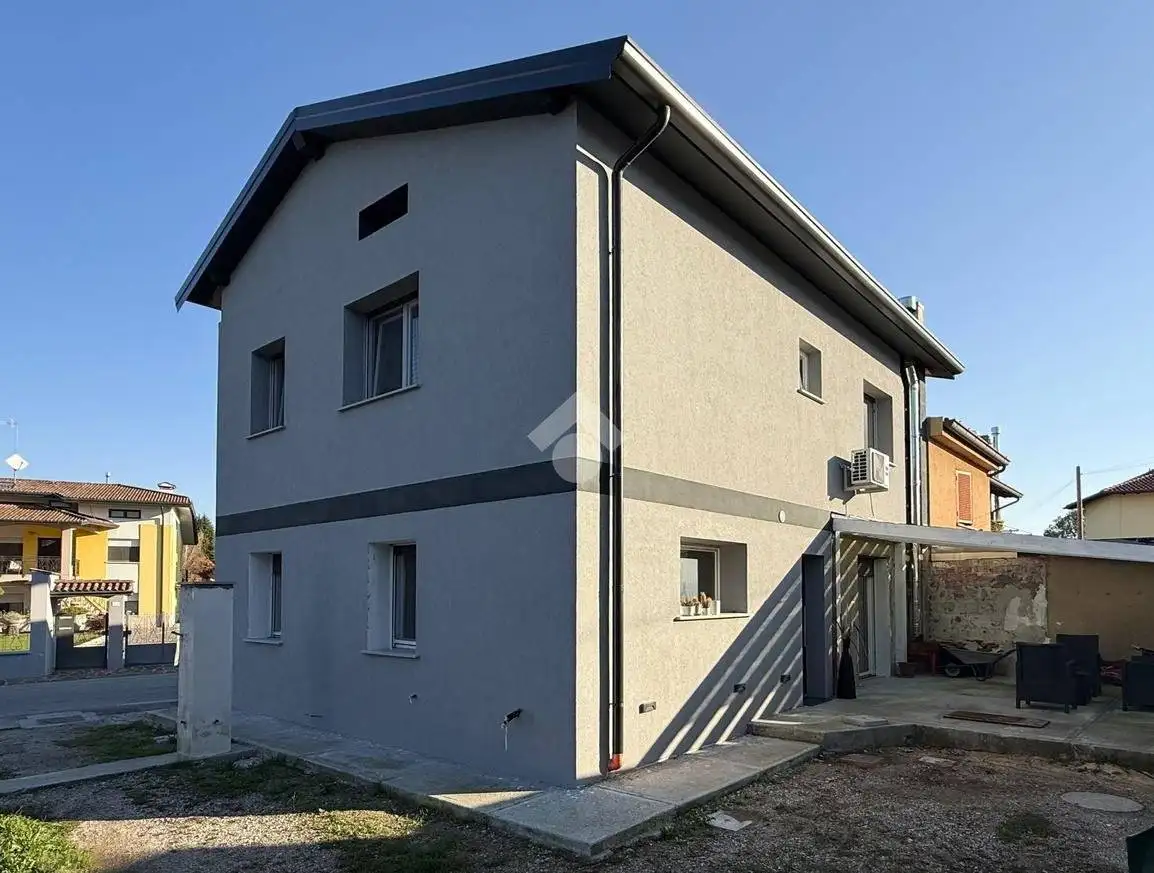 Casa indipendente in vendita a Tavagnacco