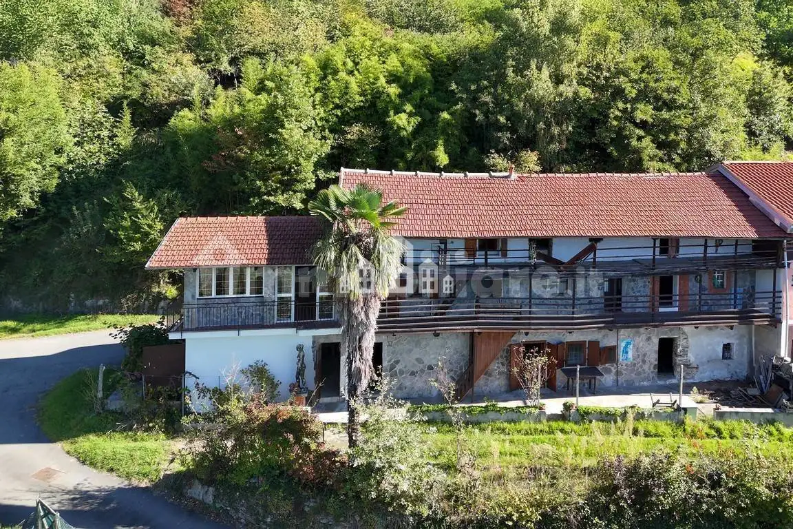 Casa indipendente in vendita a Rocca Canavese