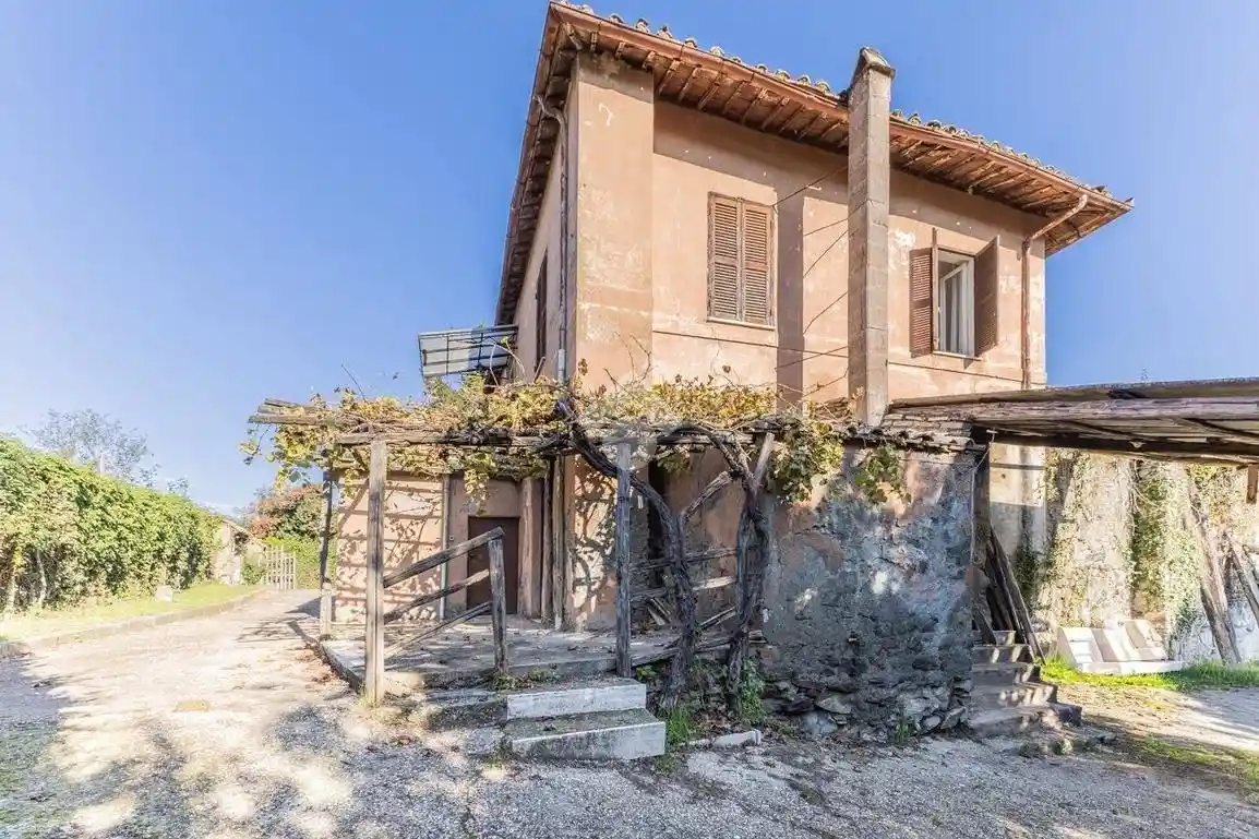 Rustico - Casale in vendita a Bracciano