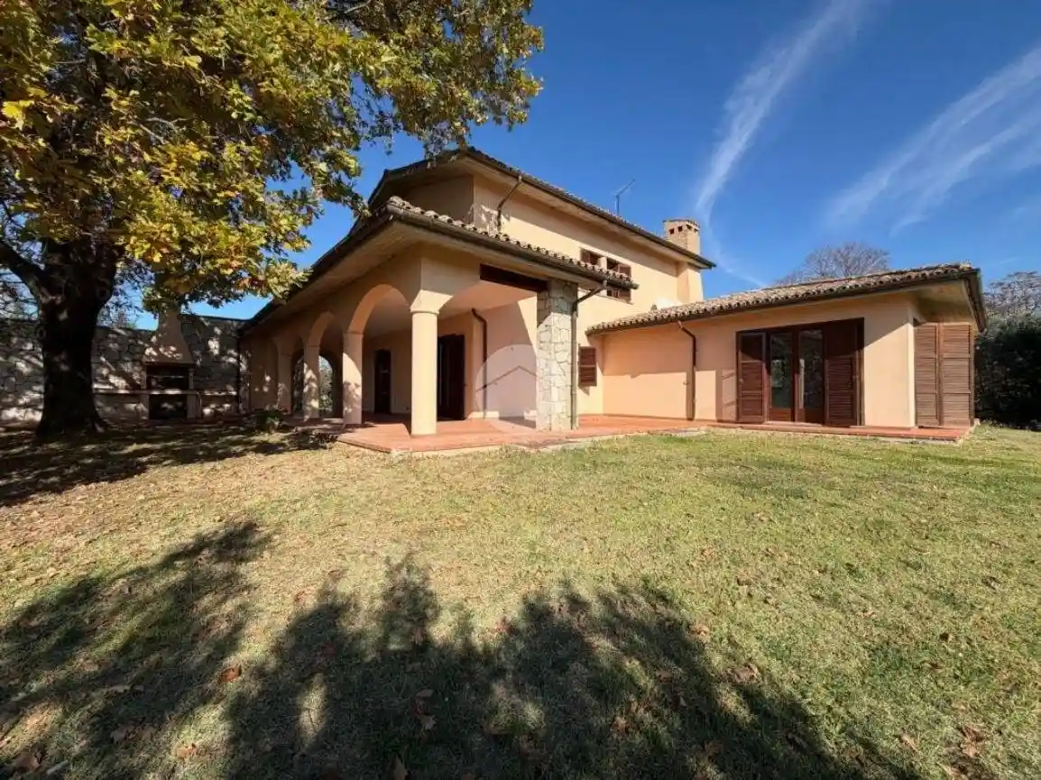 Villa in vendita a Fara in Sabina