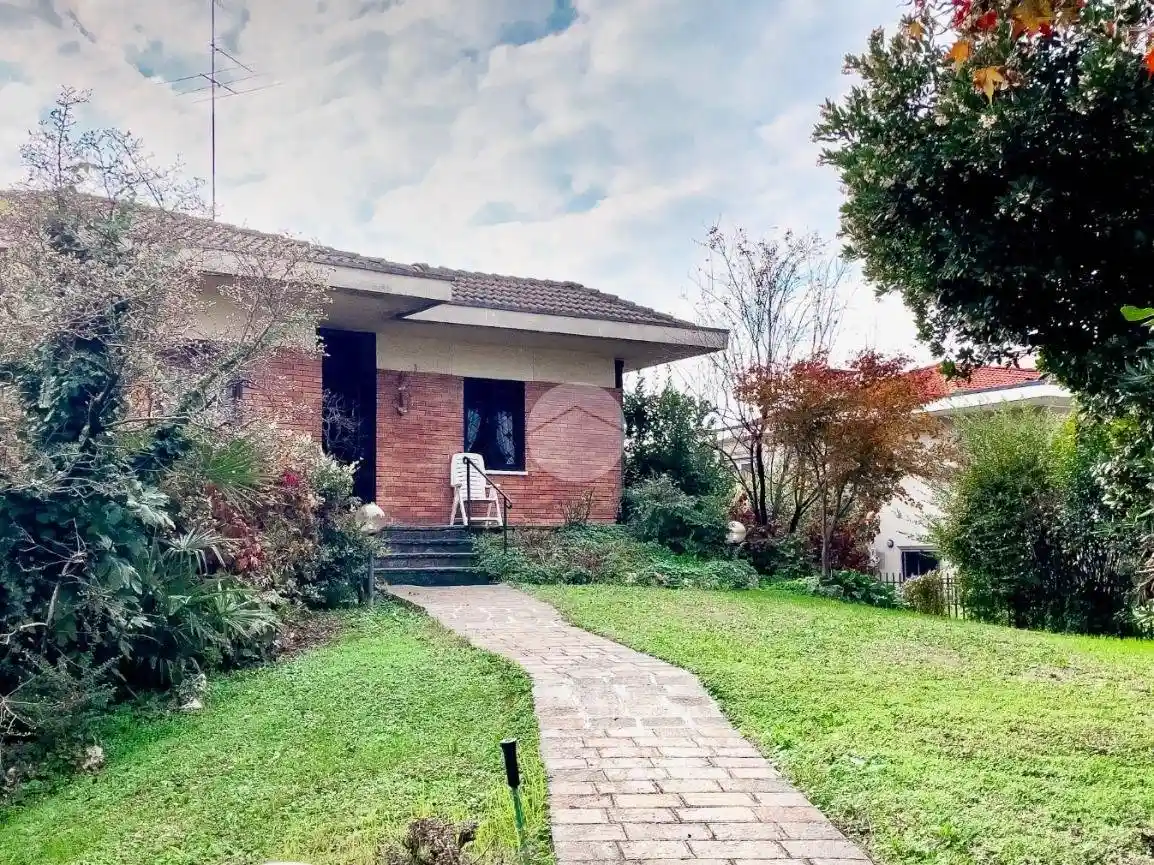 Villa in vendita a Chiari