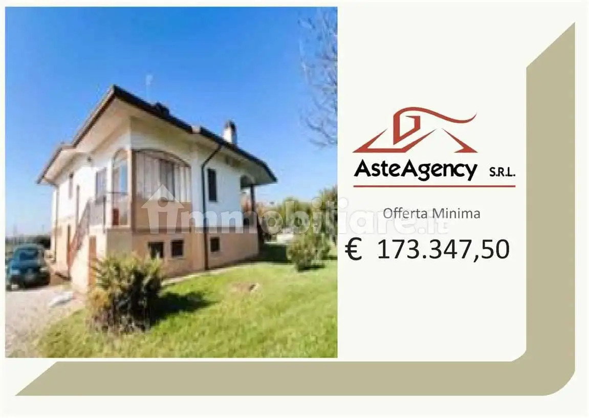 Villa in asta a Santa Maria la Longa