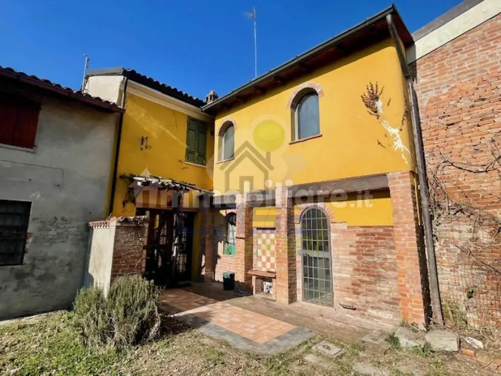 Casa indipendente in vendita a Castelvetro Piacentino
