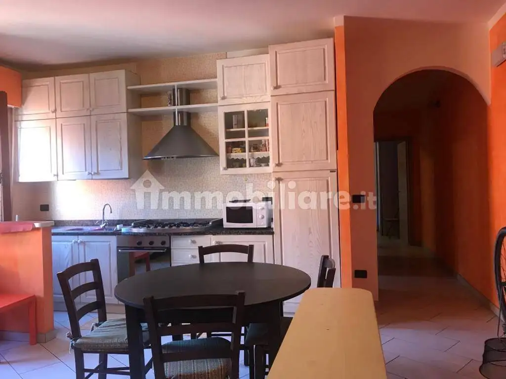 Appartamento in vendita a Montignoso