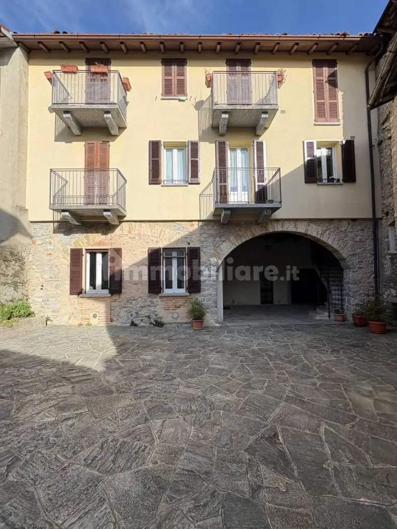 Appartamento in vendita a Caglio