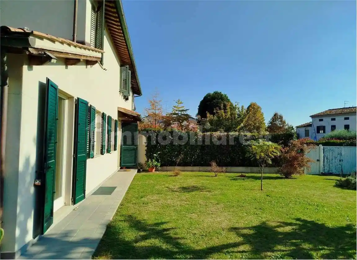 Villa bifamiliare via don aldo mei, Centro, Capannori - foto 5