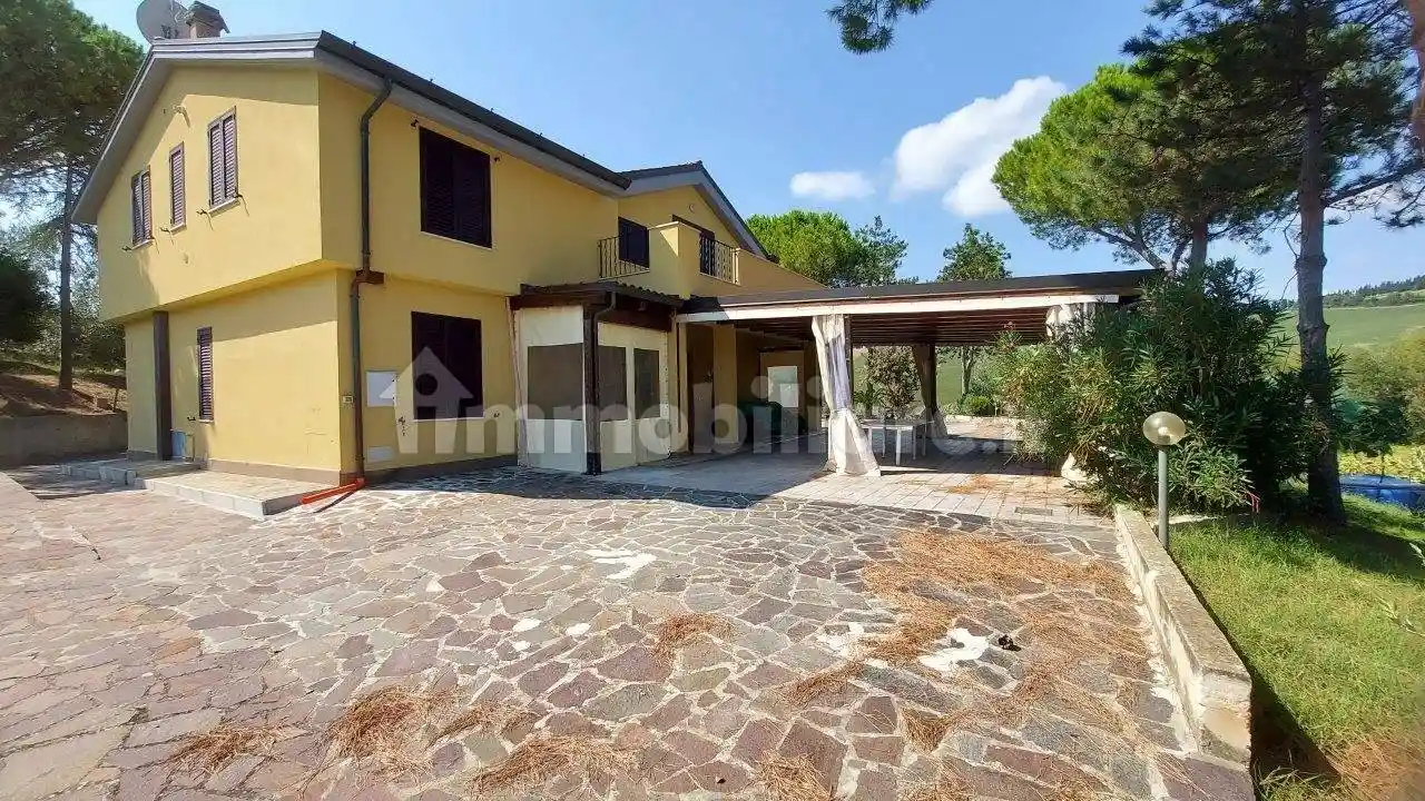 Villa in vendita a Trecastelli