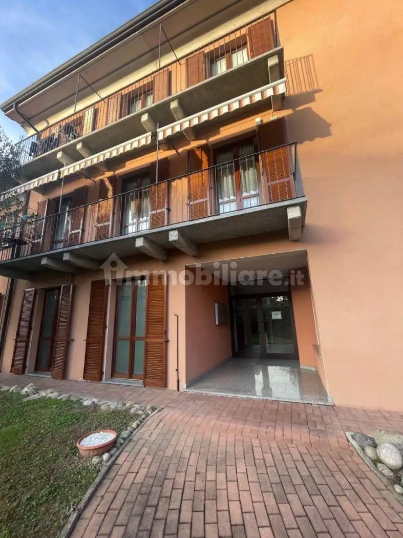 Appartamento in vendita a Varallo Pombia