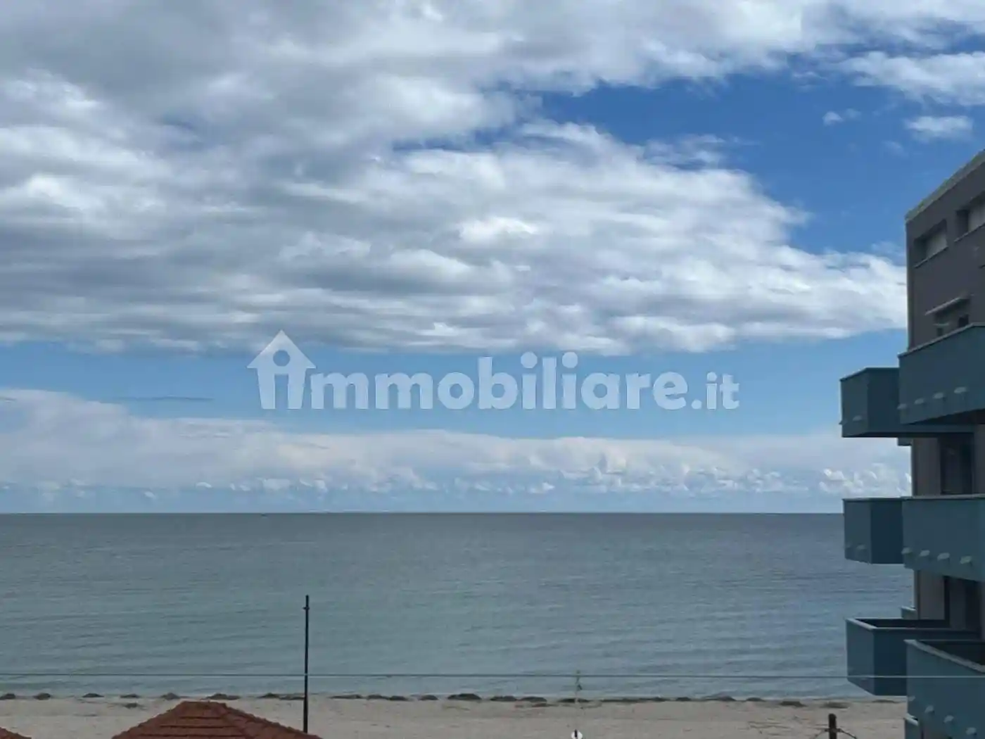 Villa unifamiliare Strada Adriatica Sud, Torrette - Ponte Sasso, Fano - foto 2