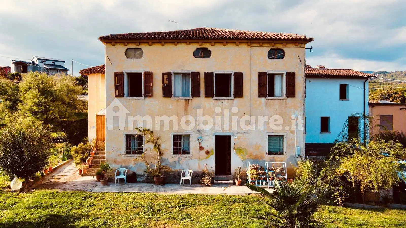 Villa in vendita a Colceresa