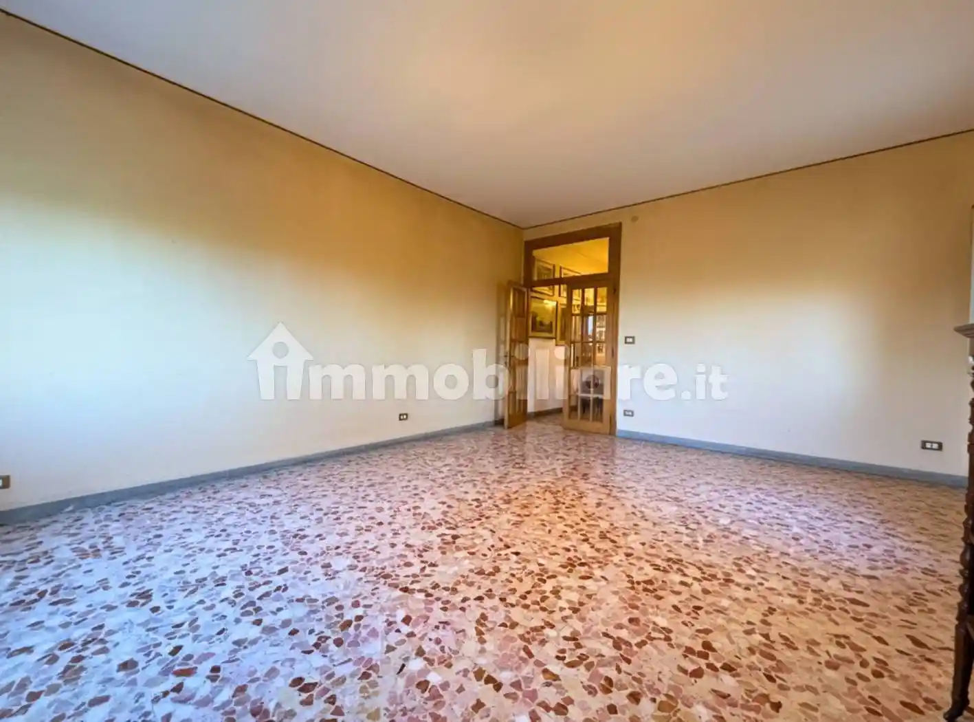 Trilocale da ristrutturare, quarto piano, Orologio, Reggio Emilia - foto 3