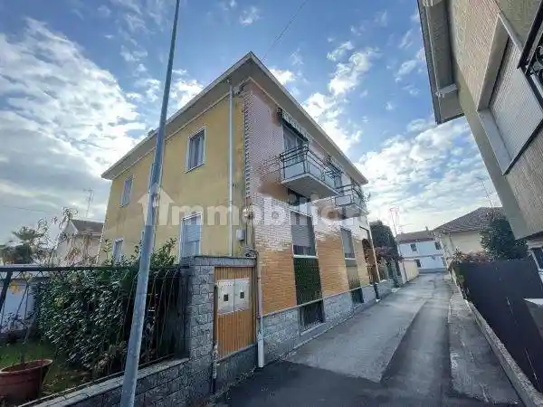 Villa bifamiliare via Caresana 3, Cappuccini, Vercelli - foto 2