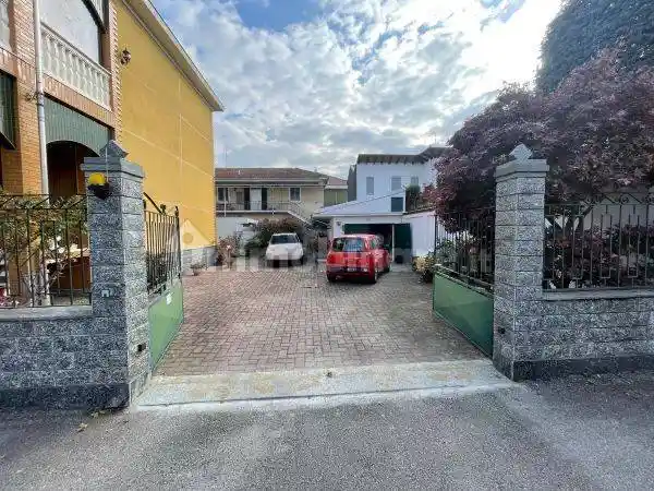 Villa bifamiliare via Caresana 3, Cappuccini, Vercelli - foto 4