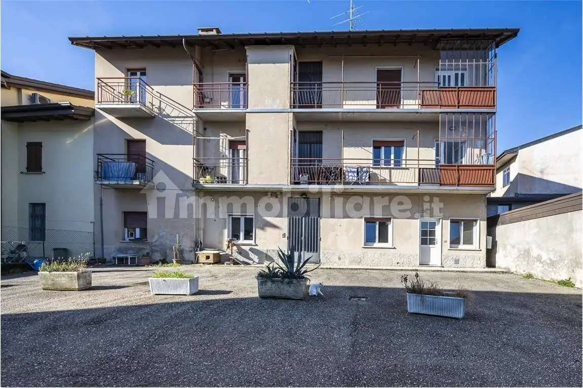 Appartamento in vendita a Gazzada Schianno