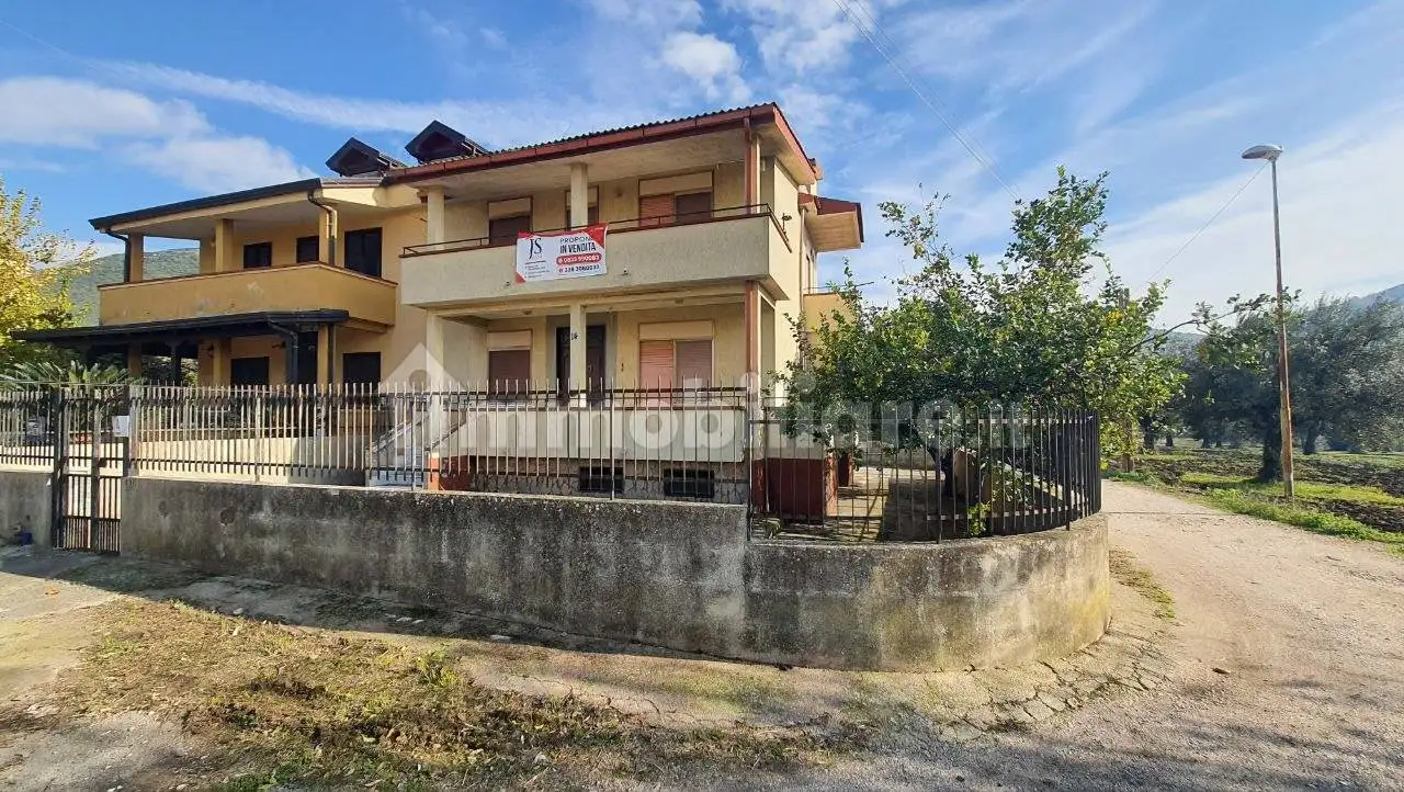 Villa unifamiliare via Gaetano Donizetti, Centro, Bellona - foto 3