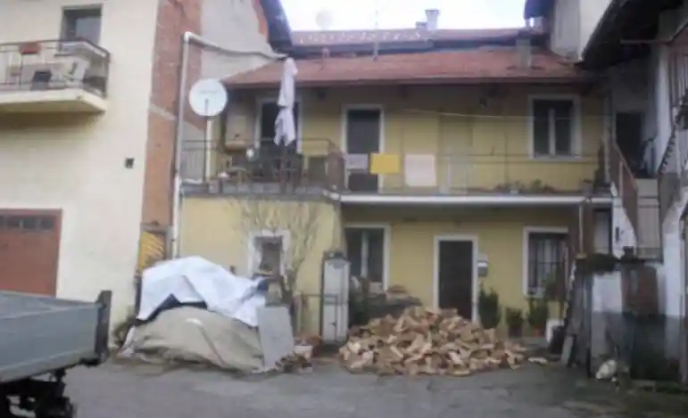 Casa indipendente all'asta via Xi Febbraio, 2, Sumirago - foto 2