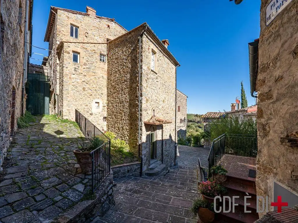 Bilocale piazza del Popolo, Centro, Castelnuovo di Val di Cecina - foto 2