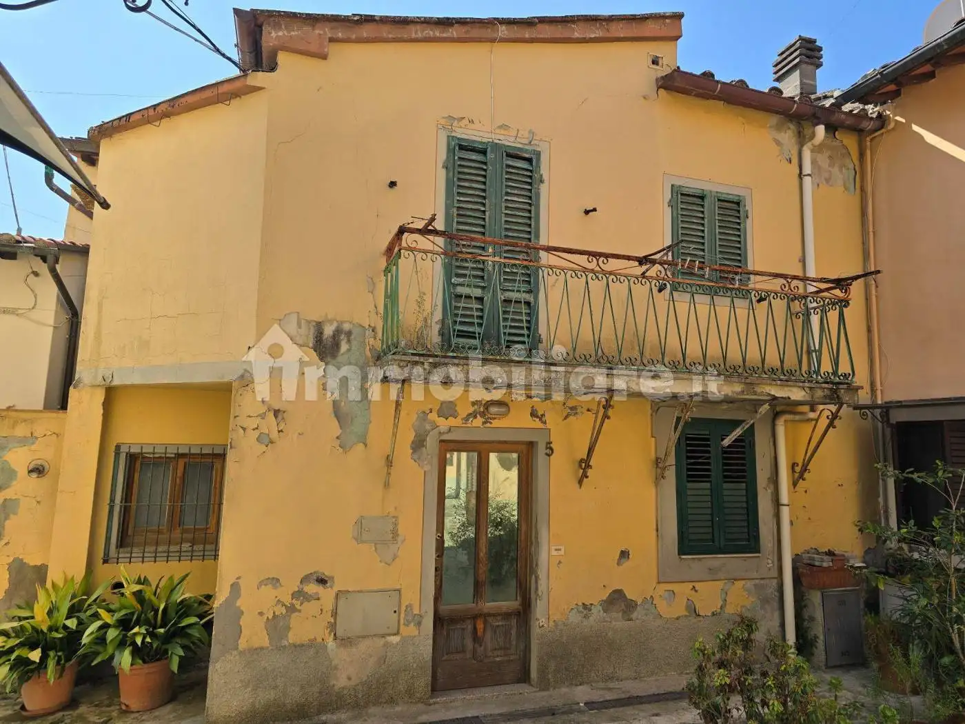 Casa indipendente in vendita a Prato