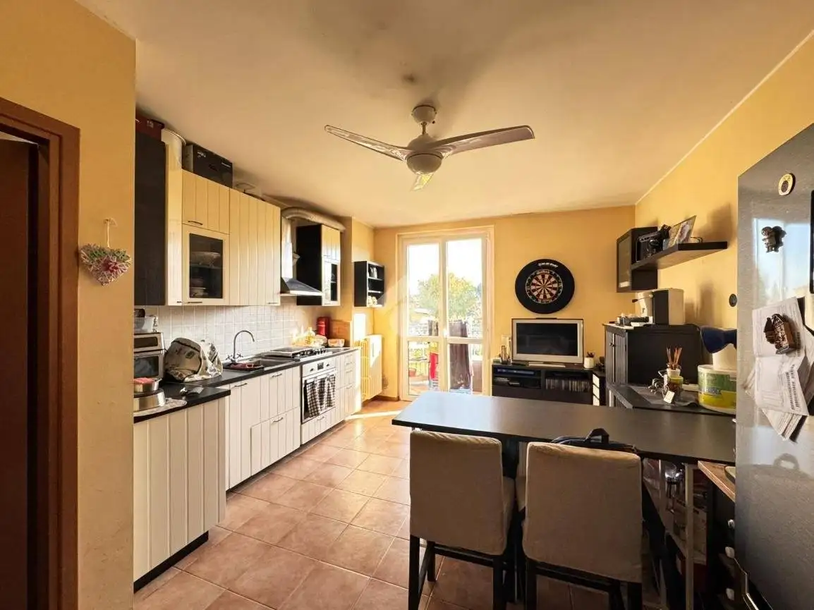 Appartamento in vendita a Lomagna