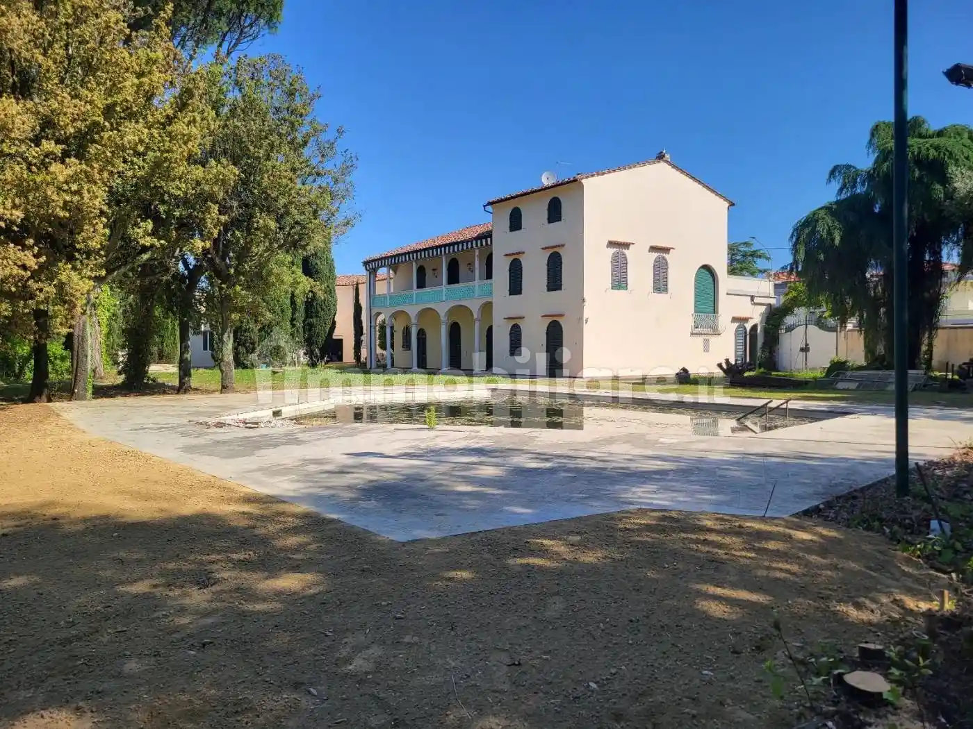 Villa in vendita a Cascina