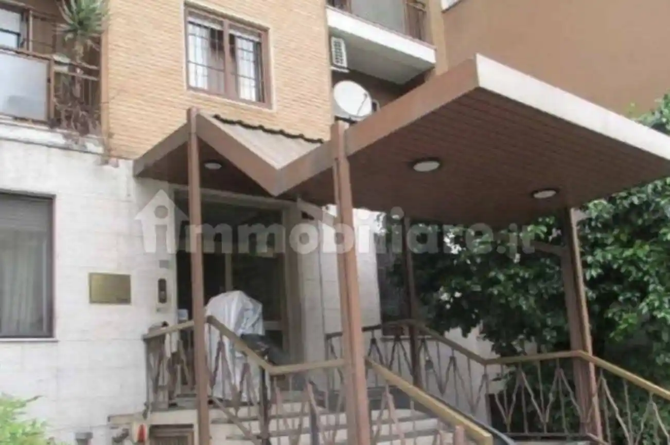 Quadrilocale via Fiuggi 2, Istria, Milano - foto 3