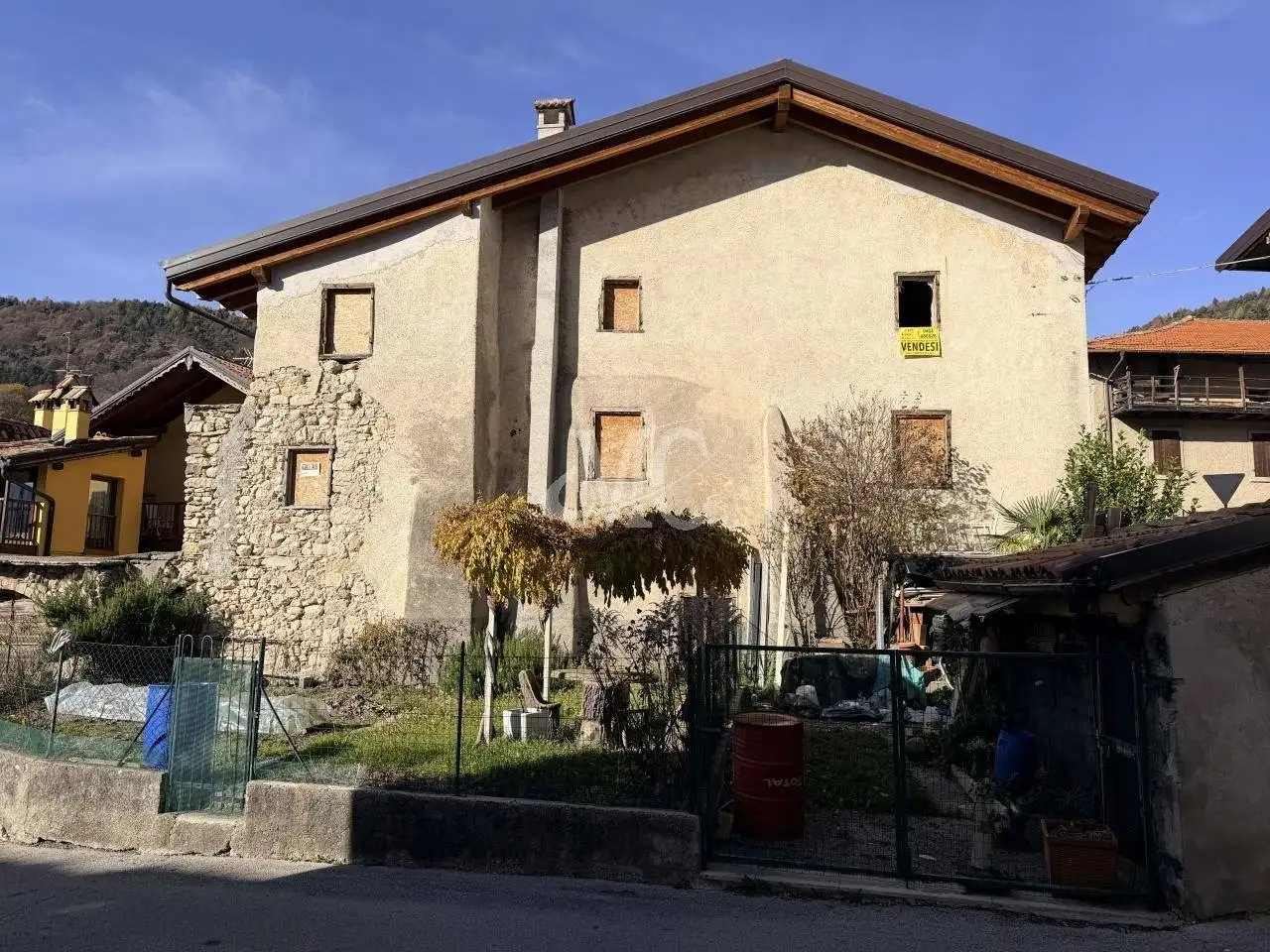 Villa in vendita a Ronzo-Chienis