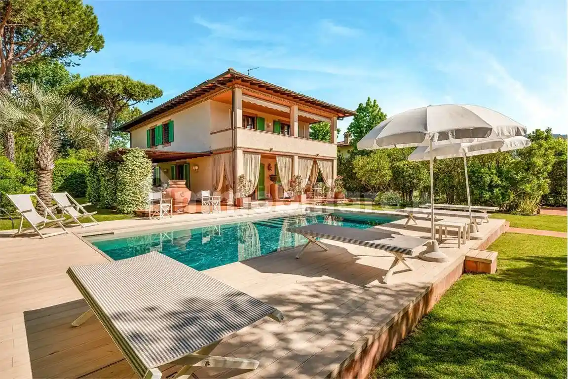 Villa unifamiliare via Ludovico Ariosto, Vittoria Apuana, Forte dei Marmi - foto 2